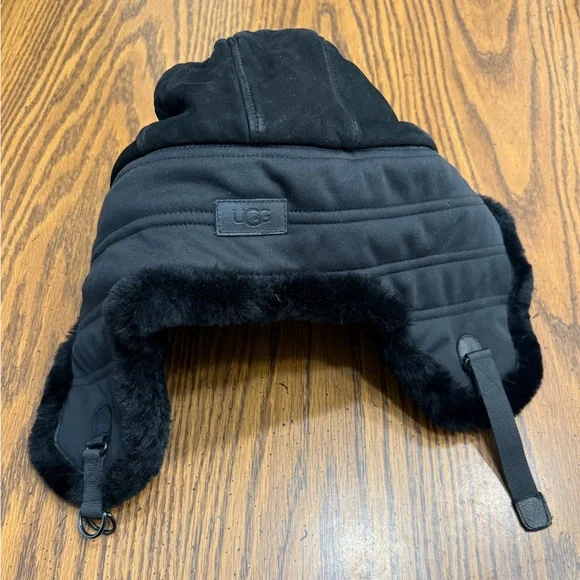 UGG Genuine Shearling Trapper Hat Black Aviator Winter Hat Leather L/XL
